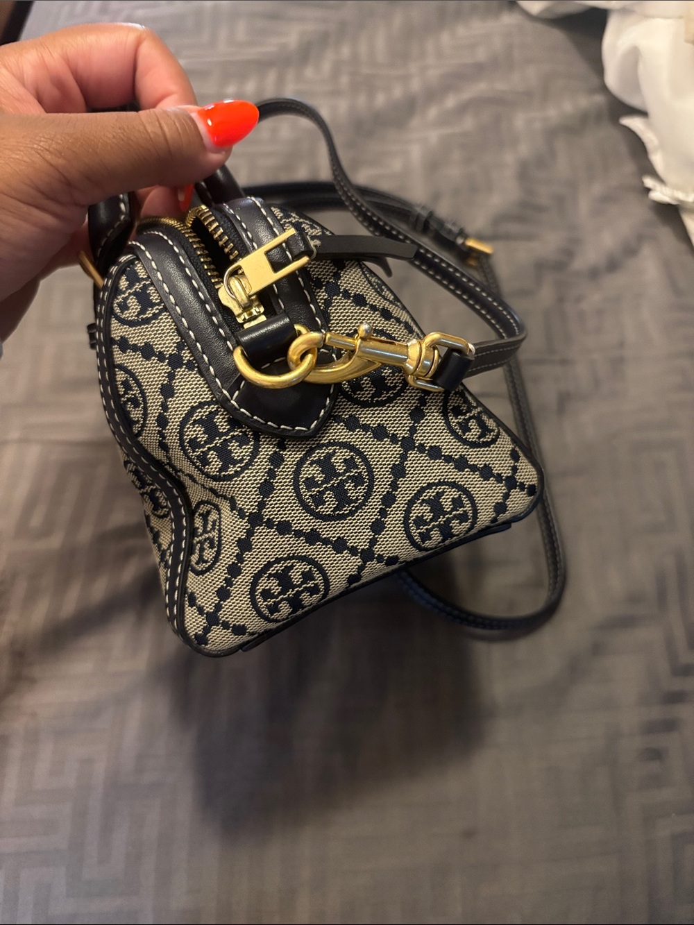 Tory Burch Navy Petite Barrel - Picture 4 of 8